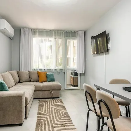 Апартаменты Fresh Place To In The Center Of