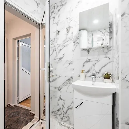 Fresh Place To In The Center Of Апартаменты *