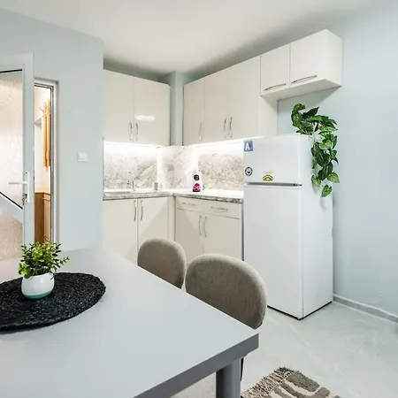 Fresh Place To In The Center Of *